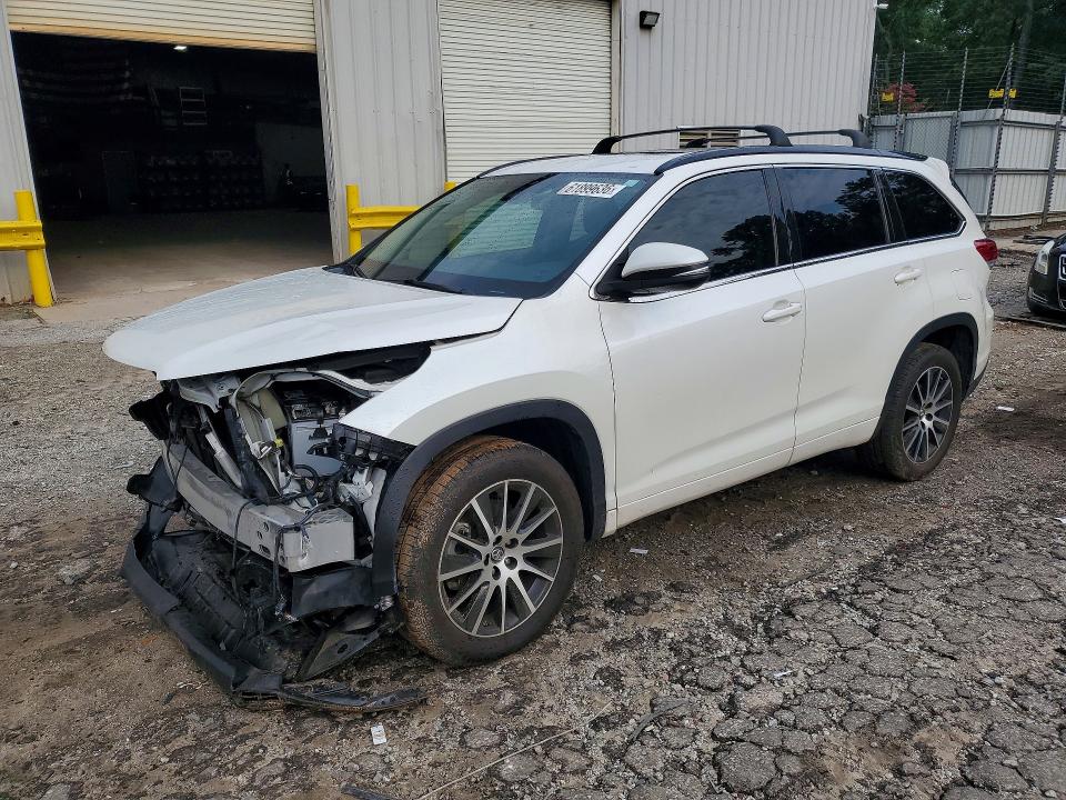 Продаж на аукціоні авто 2018 Toyota Highlander, vin: 5TDKZRFH9JS286316, номер лоту: 61899636