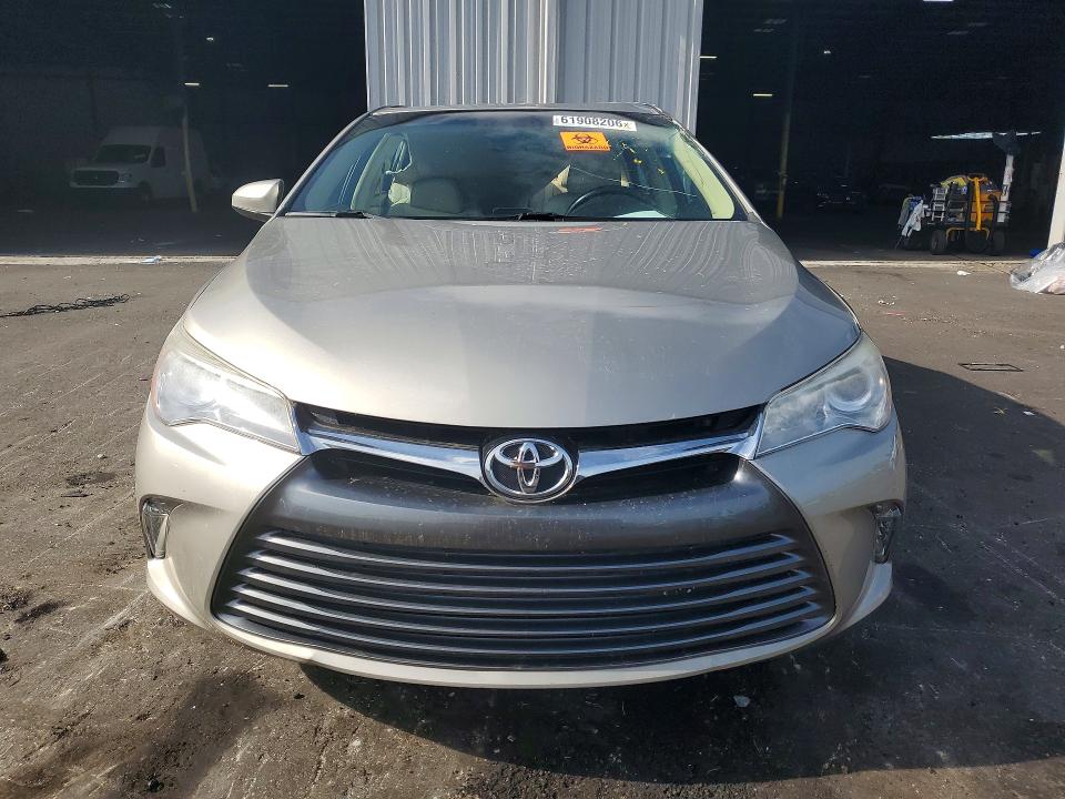 61908206 :رقم المزاد ، 4T1BF1FK3HU432328 vin ، 2017 Toyota Camry مزاد بيع