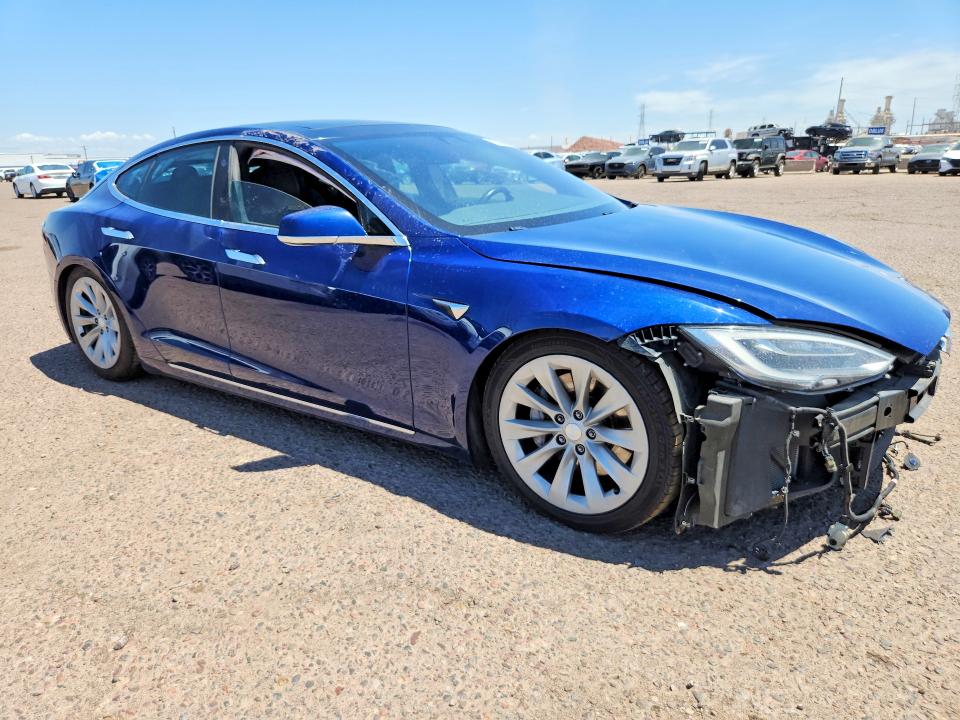 61987276 :رقم المزاد ، 5YJSA1E22HF192234 vin ، 2017 Tesla Model S مزاد بيع