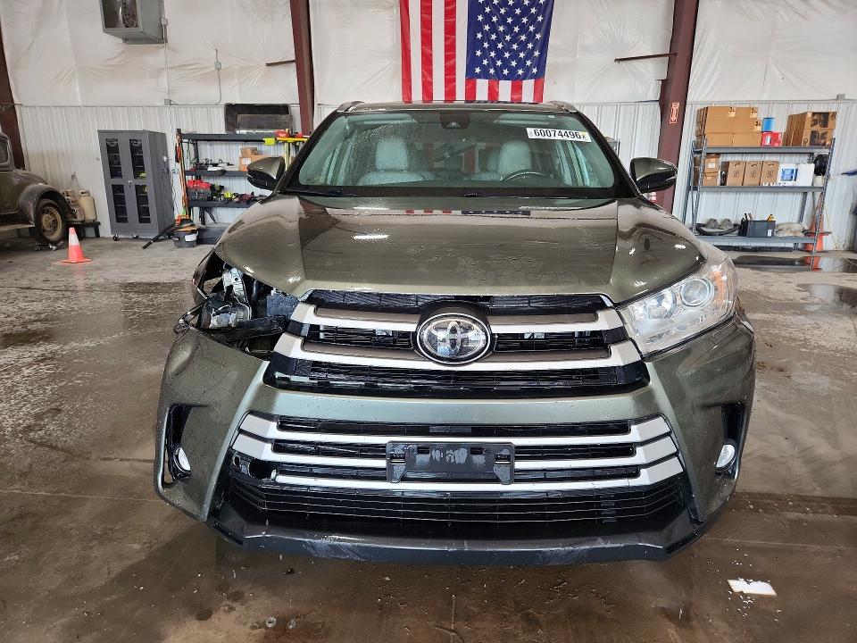 2019 Toyota Highlander მანქანა იყიდება აუქციონზე, vin: 5TDJZRFH7KS979592, აუქციონის ნომერი: 60074496