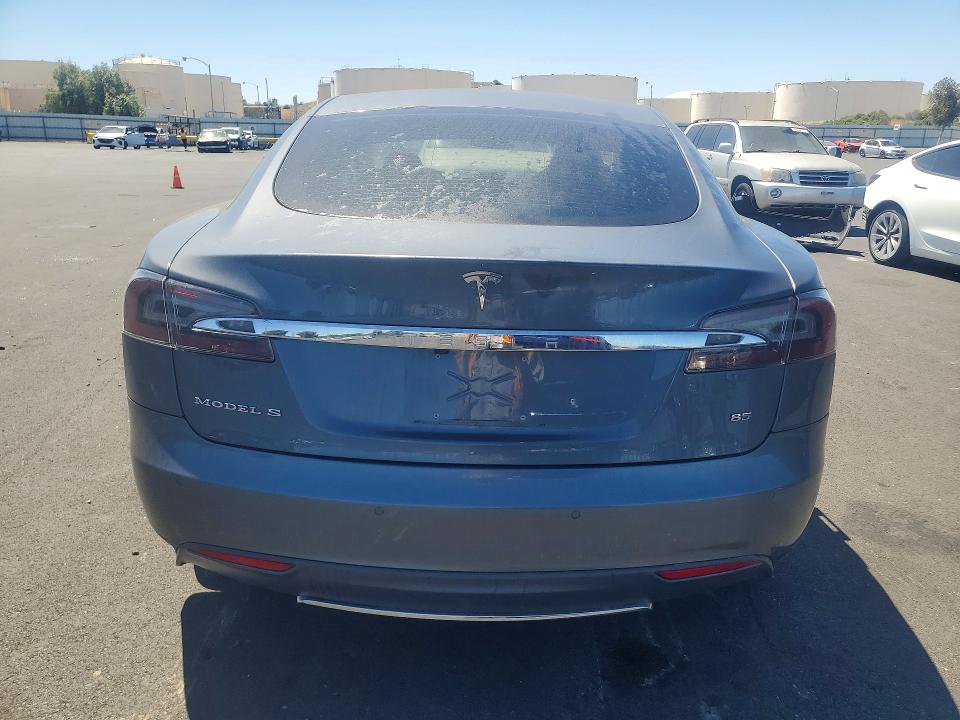 61051146 :رقم المزاد ، 5YJSA1H16EFP37446 vin ، 2014 Tesla Model S مزاد بيع