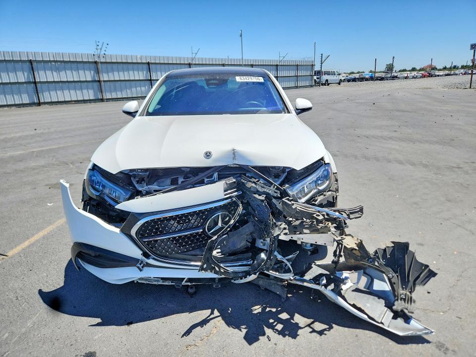 63429706 :رقم المزاد ، W1KLF4GB0SA156780 vin ، 2025 Mercedes-benz E مزاد بيع