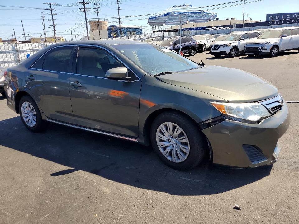 2014 Toyota Camry მანქანა იყიდება აუქციონზე, vin: 4T4BF1FK2ER386766, აუქციონის ნომერი: 61580186