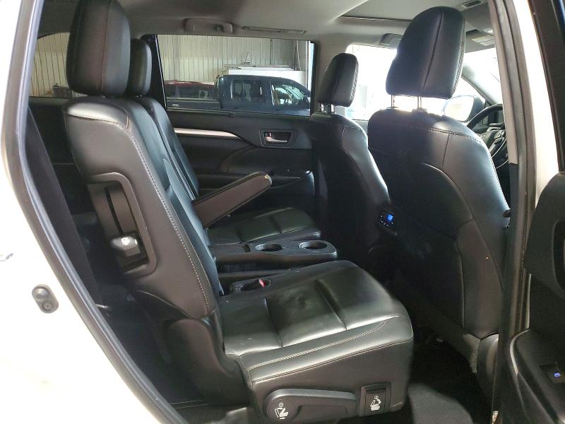 Продажа на аукционе авто 2019 Toyota Highlander, vin: 5TDJZRFH6KS598302, номер лота: 60914126