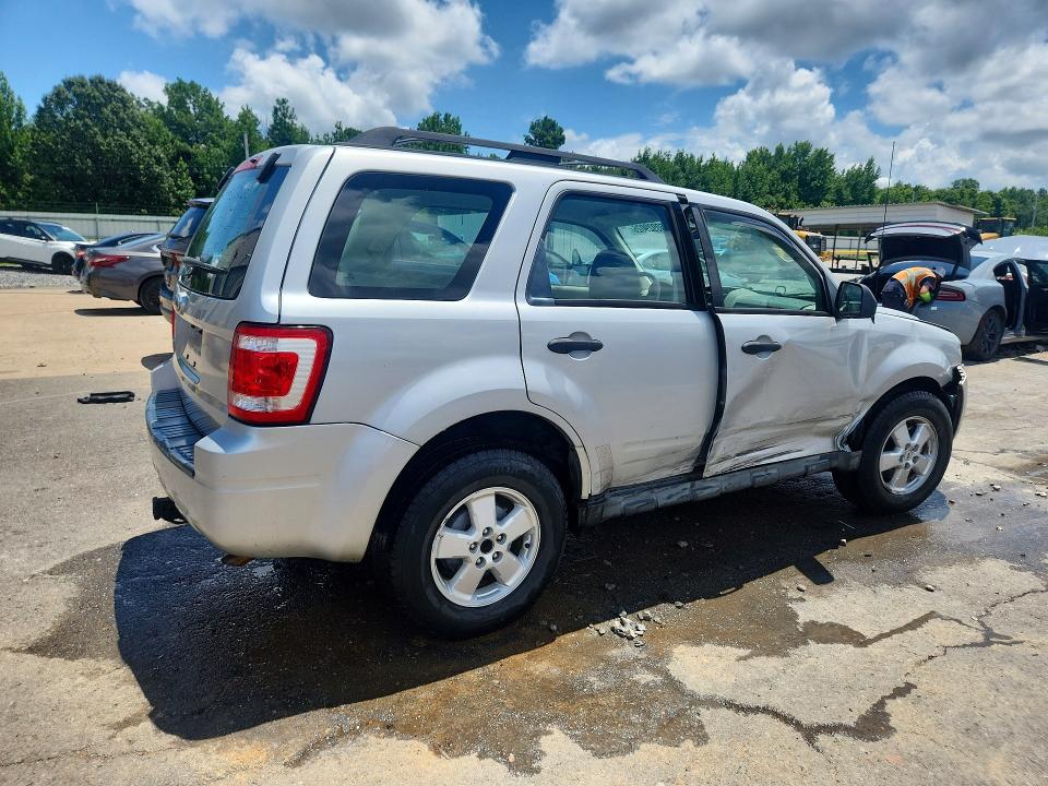 2009 Ford Escape მანქანა იყიდება აუქციონზე, vin: 1FMCU02779KD08243, აუქციონის ნომერი: 60929026