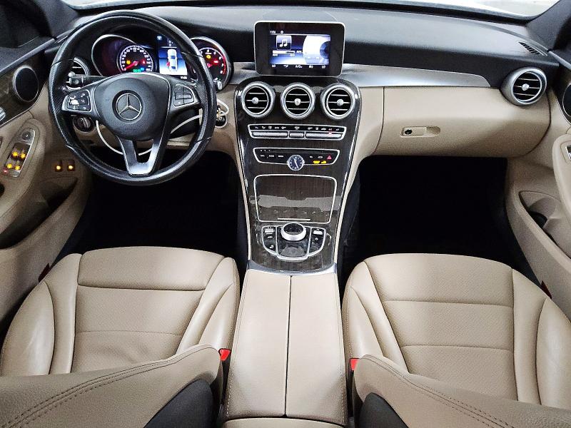 60703446 :رقم المزاد ، 55SWF4HB9JU239215 vin ، 2018 Mercedes-benz C مزاد بيع