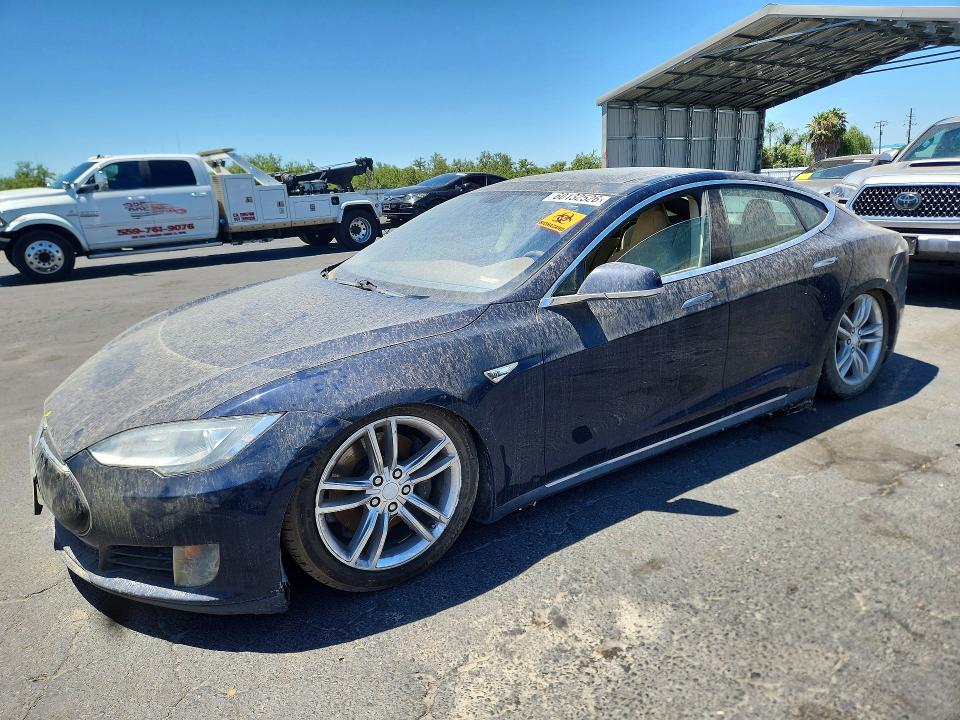 2013 Tesla Model S მანქანა იყიდება აუქციონზე, vin: 5YJSA1CG2DFP04938, აუქციონის ნომერი: 60132526