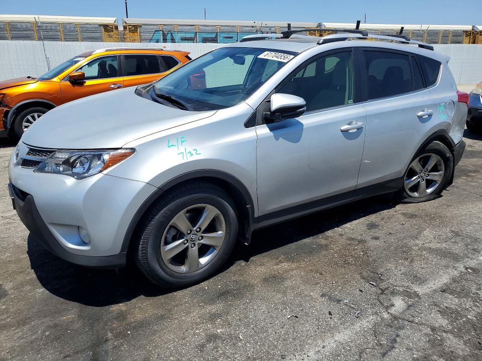 61704856 :رقم المزاد ، JTMWFREV1FD068651 vin ، 2015 Toyota Rav4 مزاد بيع