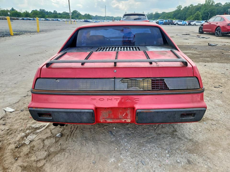 1984 Pontiac Fiero მანქანა იყიდება აუქციონზე, vin: 1G2AM37R1EP210821, აუქციონის ნომერი: 62864296