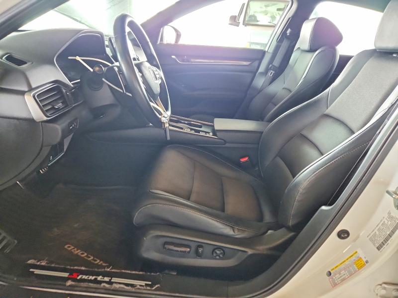 60651326 :رقم المزاد ، 1HGCV1F31MA056262 vin ، 2021 Honda Accord مزاد بيع