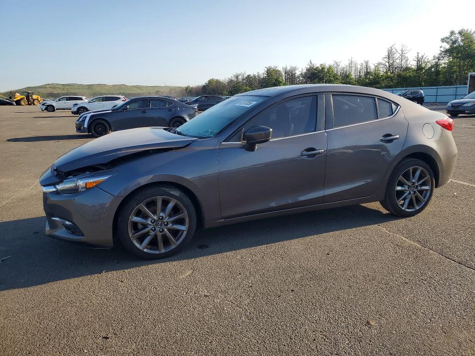 62397856 :رقم المزاد ، 3MZBN1W39JM195206 vin ، 2018 Mazda 3 مزاد بيع