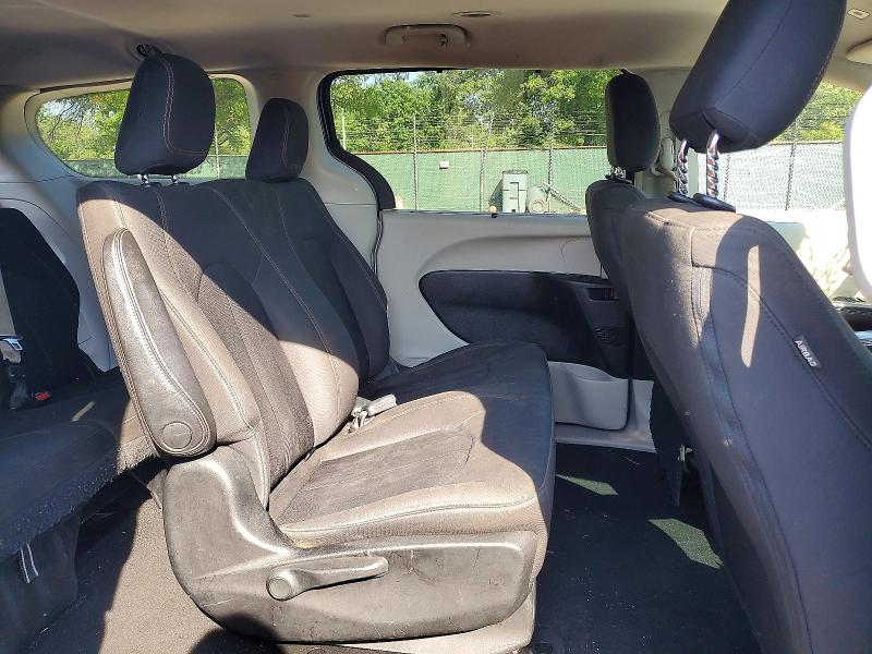 60950326 :رقم المزاد ، 2C4RC1AG1JR258020 vin ، 2018 Chrysler Pacifica مزاد بيع