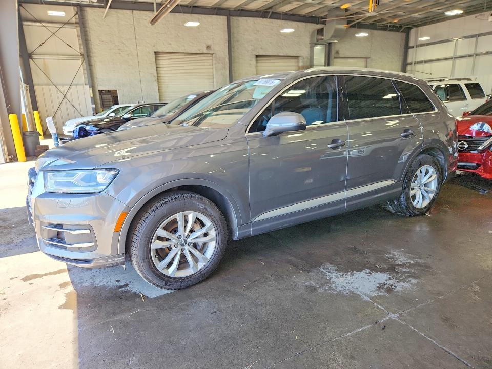 2017 Audi Q7 მანქანა იყიდება აუქციონზე, vin: WA1LAAF73HD039247, აუქციონის ნომერი: 60769816