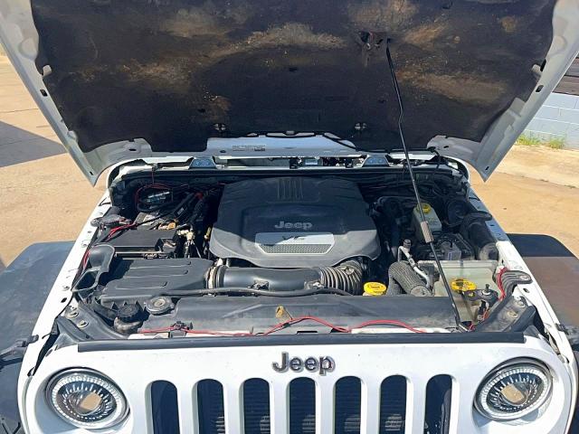 61524776 :رقم المزاد ، 1C4BJWFG3FL530855 vin ، 2015 Jeep Wrangler Unlimited مزاد بيع