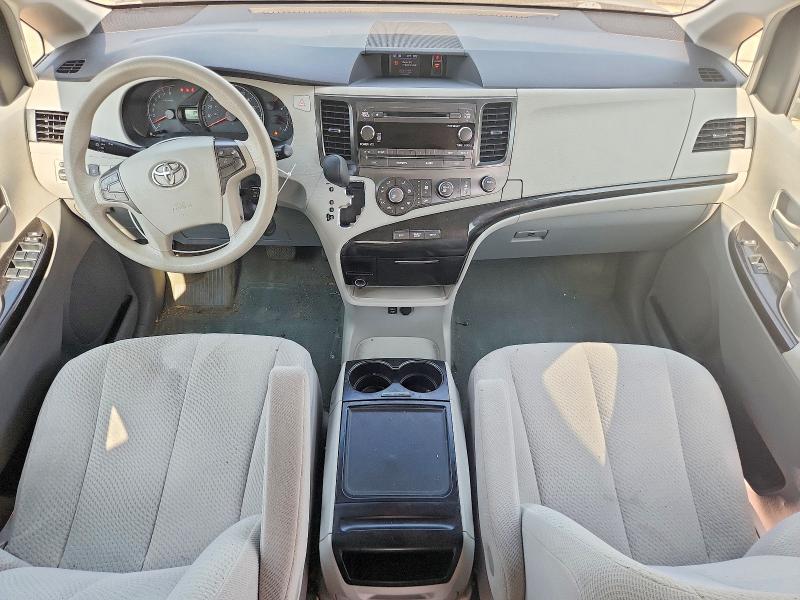 61046296 :رقم المزاد ، 5TDKK3DC7CS225526 vin ، 2012 Toyota Sienna مزاد بيع