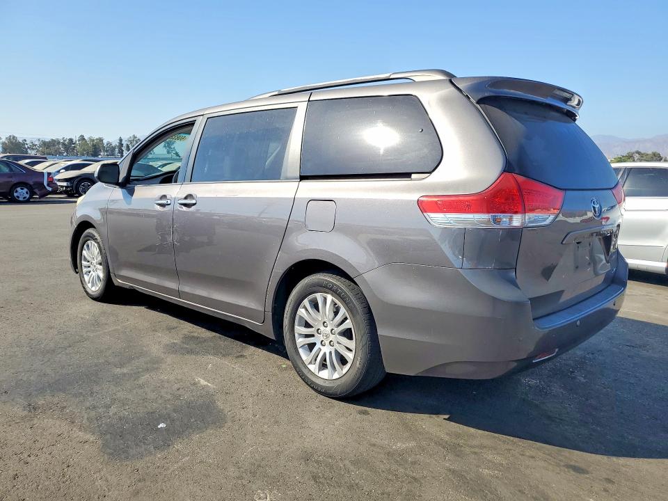 Aukcja sprzedaży 2011 Toyota Sienna, vin: 5TDYK3DC4BS049320, numer aukcji: 60832126