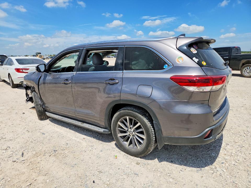59838426 :رقم المزاد ، 5TDKZRFHXJS549736 vin ، 2018 Toyota Highlander مزاد بيع