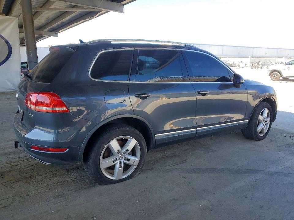 2012 Volkswagen Touareg მანქანა იყიდება აუქციონზე, vin: WVGEK9BP9CD007231, აუქციონის ნომერი: 60892776