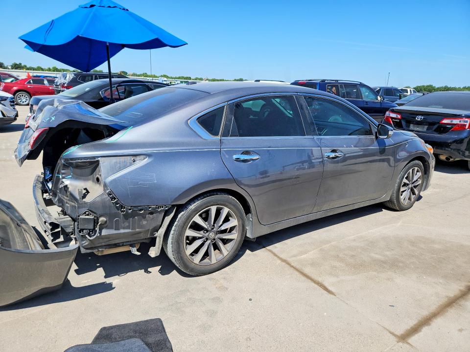 Продажа на аукционе авто 2017 Nissan Altima, vin: 1N4AL3AP8HC180675, номер лота: 62508146