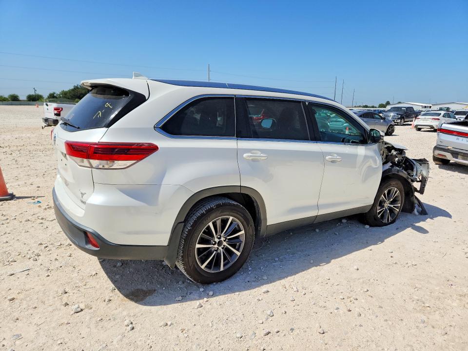 60527046 :رقم المزاد ، 5TDKZRFH2KS369457 vin ، 2019 Toyota Highlander مزاد بيع