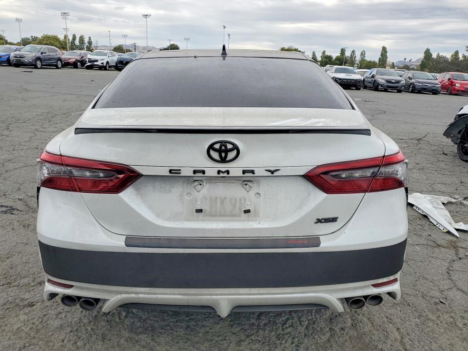 Auction sale of the 2022 Toyota Camry, vin: 4T1K61AK8NU075604, lot number: 60990396