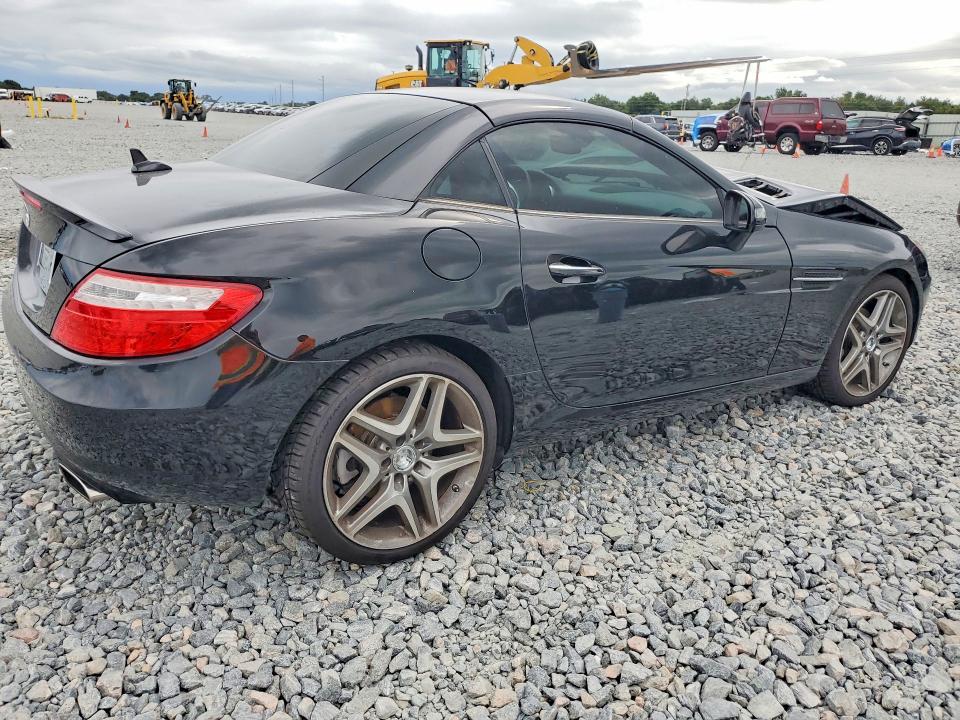 60415366 :رقم المزاد ، WDDPK4HA3DF058528 vin ، 2013 Mercedes-benz Slk مزاد بيع