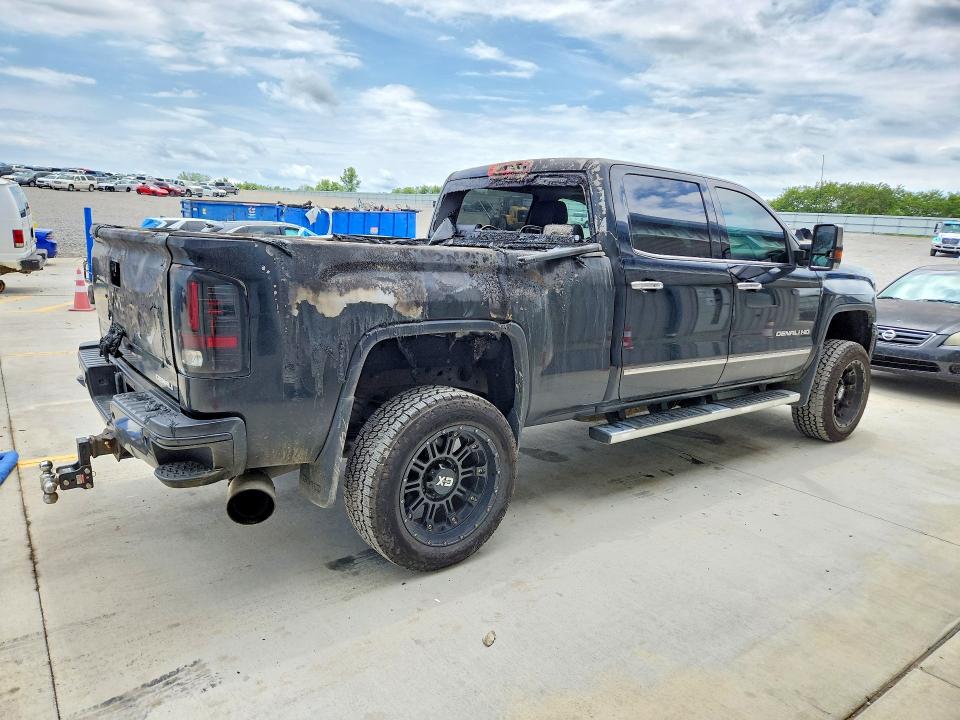 60181806 :رقم المزاد ، 1GT120E88FF553787 vin ، 2015 Gmc Sierra مزاد بيع