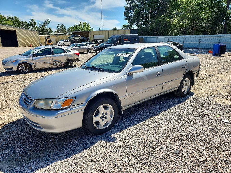 61002996 :رقم المزاد ، 4T1BG22K9YU006619 vin ، 2000 Toyota Camry مزاد بيع