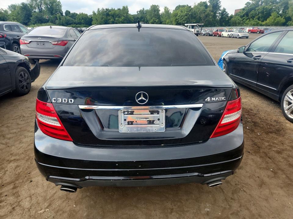 2014 Mercedes-benz C მანქანა იყიდება აუქციონზე, vin: WDDGF8AB5EA940524, აუქციონის ნომერი: 62445116