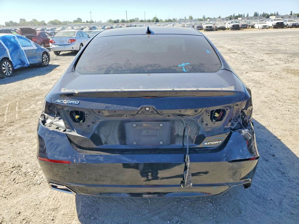 61355386 :رقم المزاد ، 1HGCV1F30MA102860 vin ، 2021 Honda Accord مزاد بيع