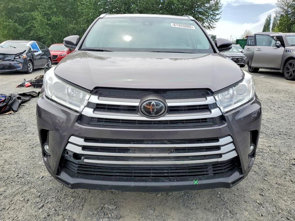 2018 Toyota Highlander მანქანა იყიდება აუქციონზე, vin: 5TDJZRFH8JS552971, აუქციონის ნომერი: 61355086