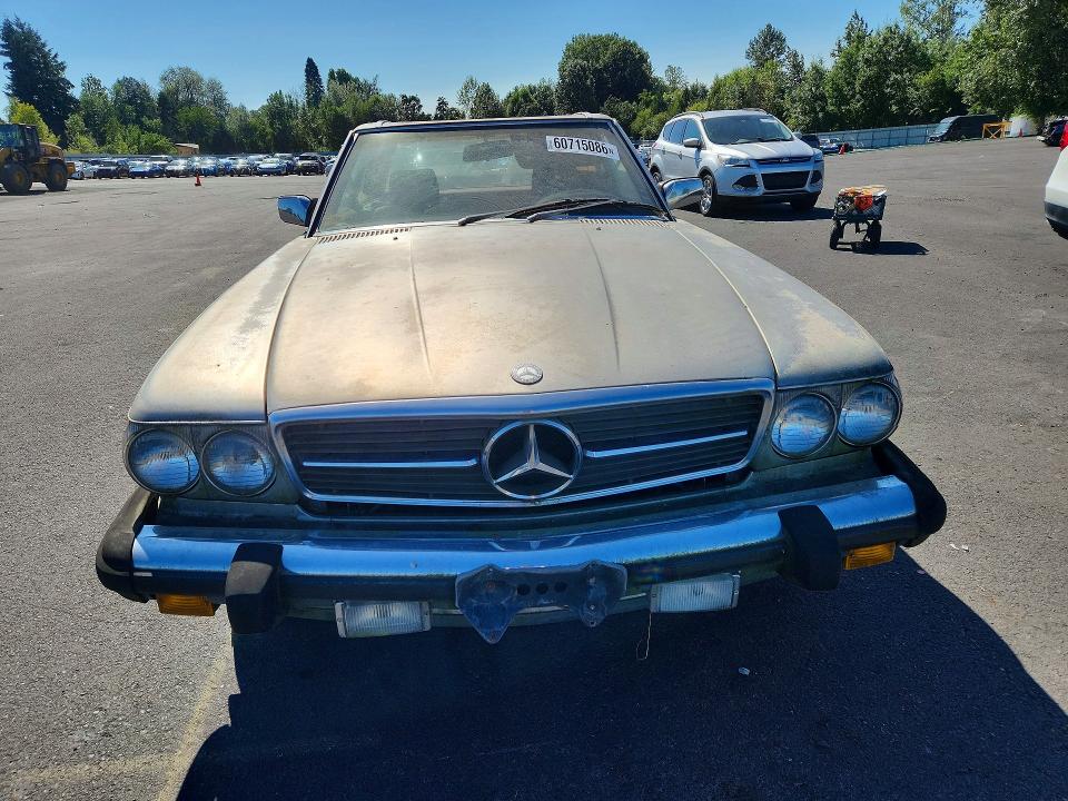60715086 :رقم المزاد ، WDBBA48D9JA088576 vin ، 1988 Mercedes-benz 560 مزاد بيع