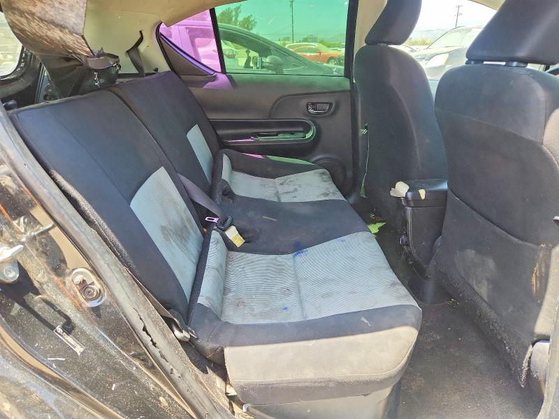60710406 :رقم المزاد ، JTDKDTB36G1118645 vin ، 2016 Toyota Prius C مزاد بيع
