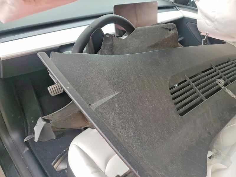 61151296 :رقم المزاد ، 7SAYGDEF8SF310827 vin ، 2025 Tesla Model Y مزاد بيع