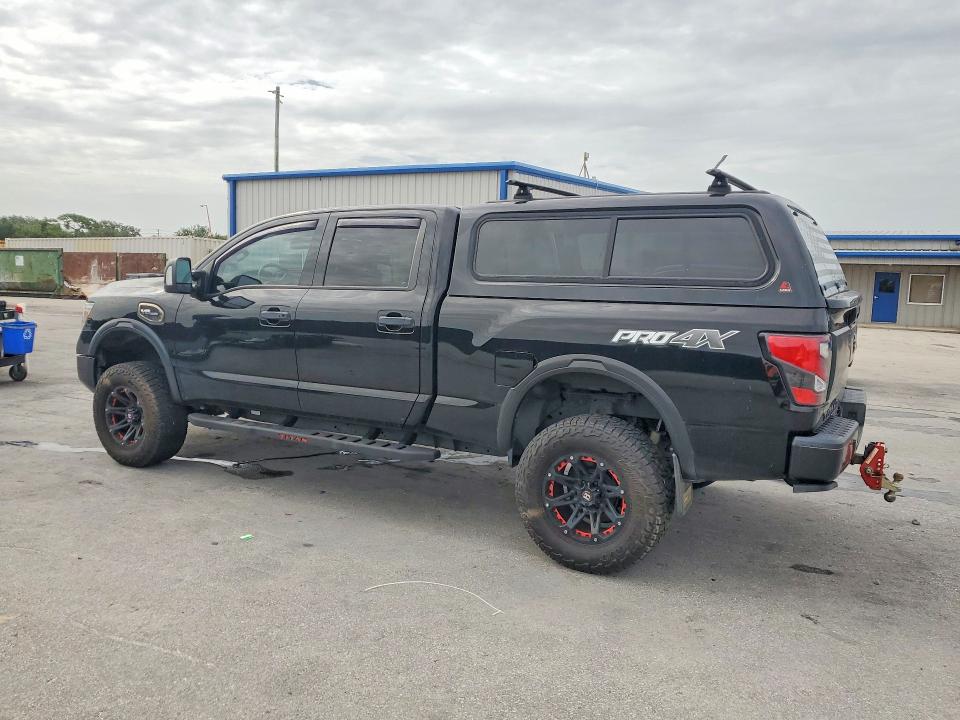 60564456 :رقم المزاد ، 1N6AA1FB1MN535876 vin ، 2021 Nissan Titan Xd مزاد بيع