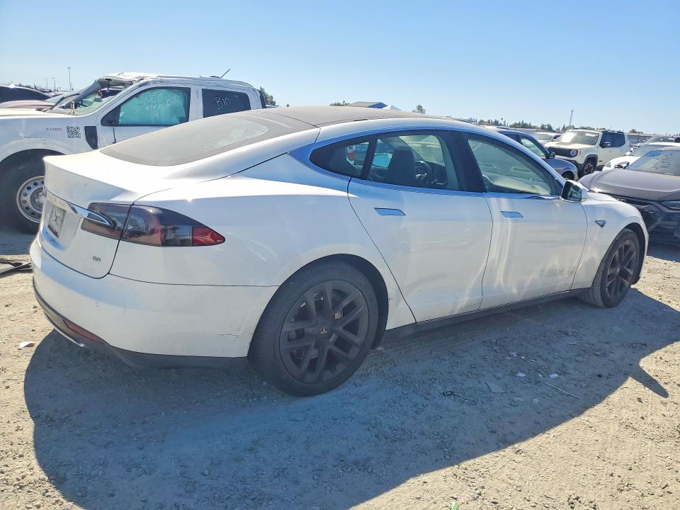 Продажа на аукционе авто 2014 Tesla Model S, vin: 5YJSA1H16EFP35003, номер лота: 61641196