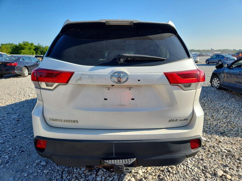 2019 Toyota Highlander მანქანა იყიდება აუქციონზე, vin: 5TDJZRFH5KS706358, აუქციონის ნომერი: 62941066