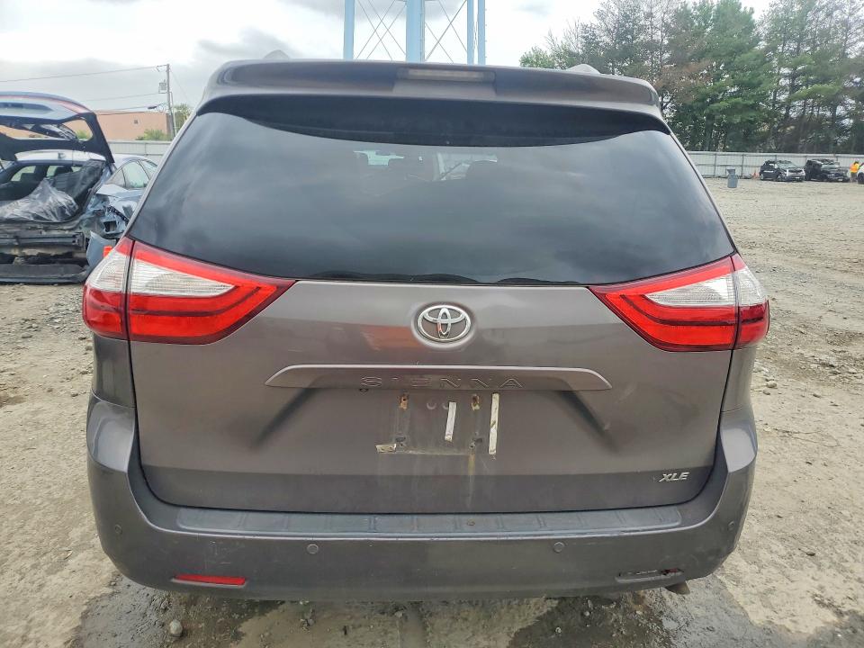 2015 Toyota Sienna მანქანა იყიდება აუქციონზე, vin: 5TDYK3DC8FS629420, აუქციონის ნომერი: 60436716