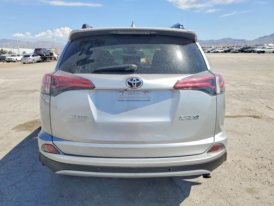 61912526 :رقم المزاد ، 2T3YFREV8HW322600 vin ، 2017 Toyota Rav4 مزاد بيع