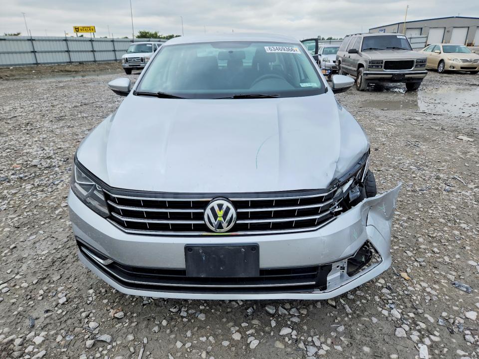 2017 Volkswagen Passat მანქანა იყიდება აუქციონზე, vin: 1VWAT7A32HC085301, აუქციონის ნომერი: 63469366