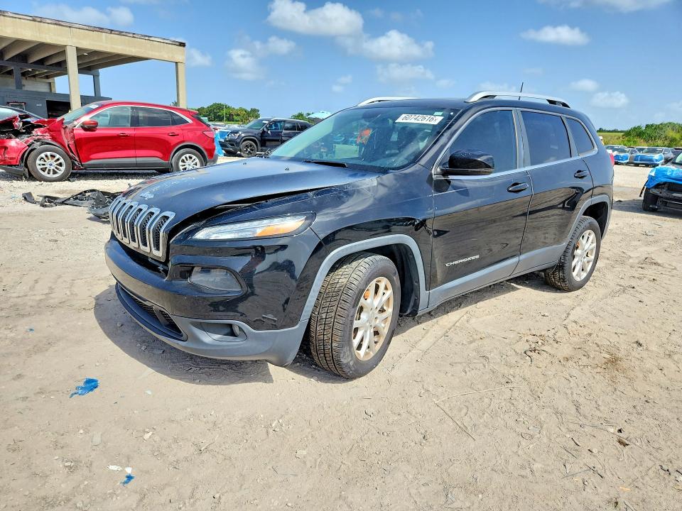 60742616 :رقم المزاد ، 1C4PJLCB1HW613523 vin ، 2017 Jeep Cherokee مزاد بيع