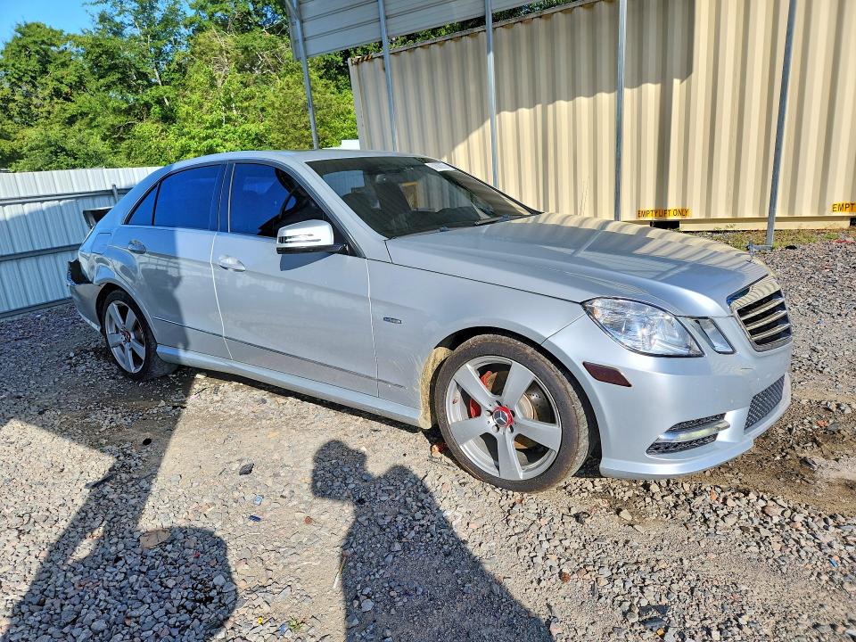 61862976 :رقم المزاد ، WDDHF5KB0CA588306 vin ، 2012 Mercedes-benz E مزاد بيع