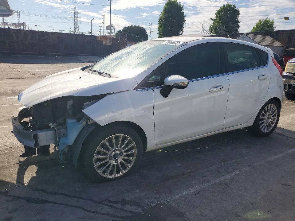 60845646 :رقم المزاد ، 3FADP4FJ1FM196935 vin ، 2015 Ford Fiesta مزاد بيع