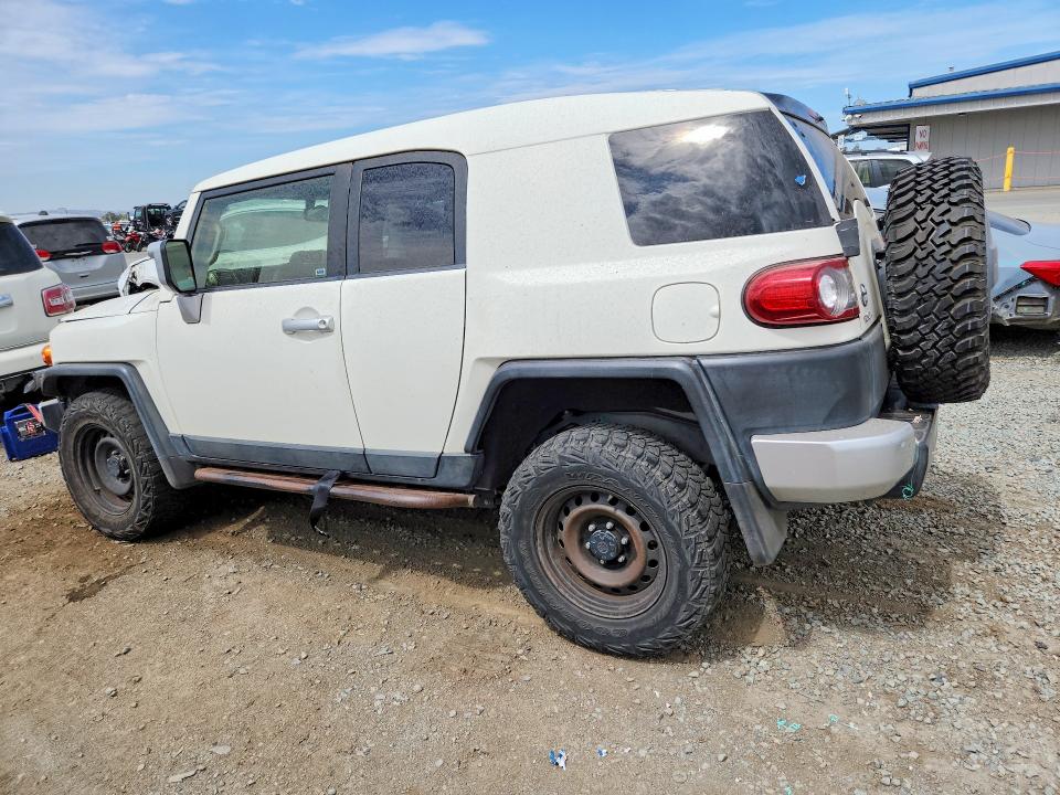 61762106 :رقم المزاد ، JTEBU4BF9EK190488 vin ، 2014 Toyota Fj Cruiser مزاد بيع