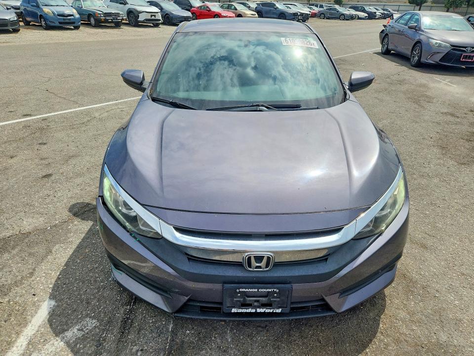 61030826 :رقم المزاد ، 2HGFC4B00JH304837 vin ، 2018 Honda Civic مزاد بيع