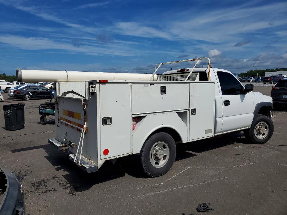 2001 Chevrolet Silverado მანქანა იყიდება აუქციონზე, vin: 1GBHC24U01E210853, აუქციონის ნომერი: 60421176