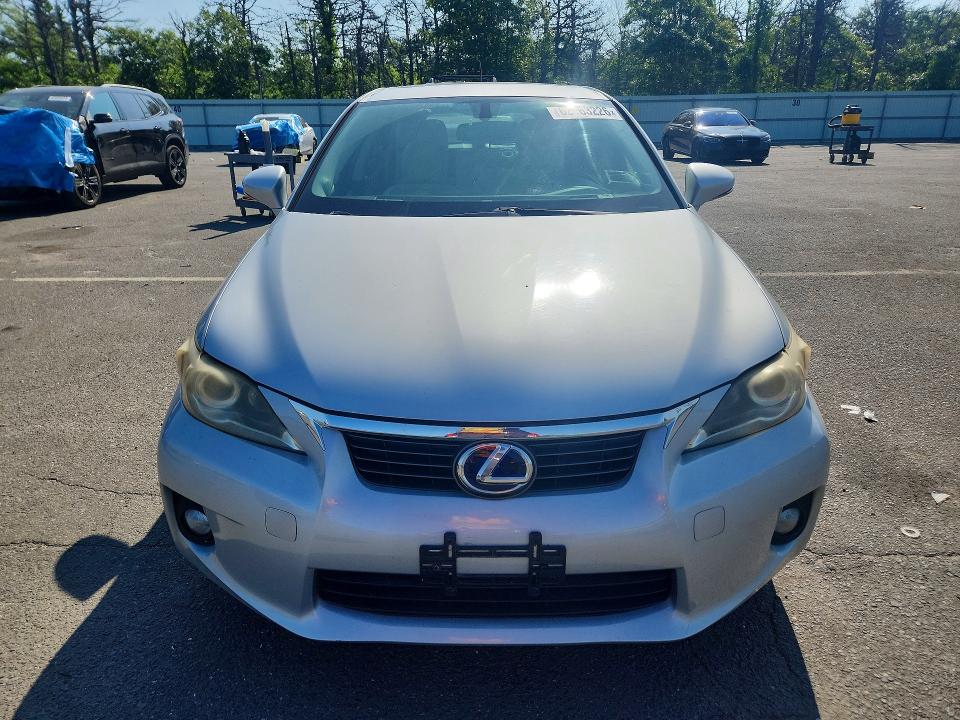 62163226 :رقم المزاد ، JTHKD5BH6B2020465 vin ، 2011 Lexus Ct مزاد بيع