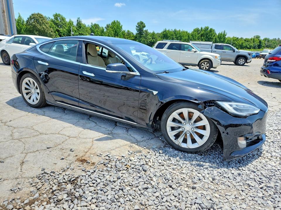 Продажа на аукционе авто 2017 Tesla Model S, vin: 5YJSA1E13HF185476, номер лота: 60303646