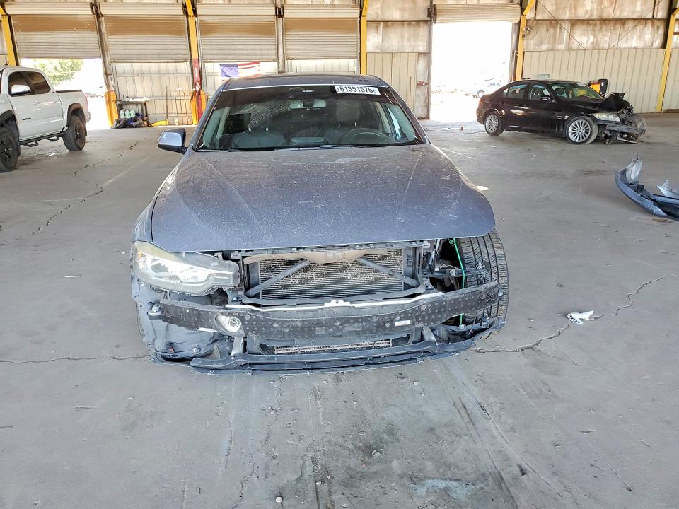 61351576 :رقم المزاد ، WBA3B1C53EK132795 vin ، 2014 Bmw 320 مزاد بيع