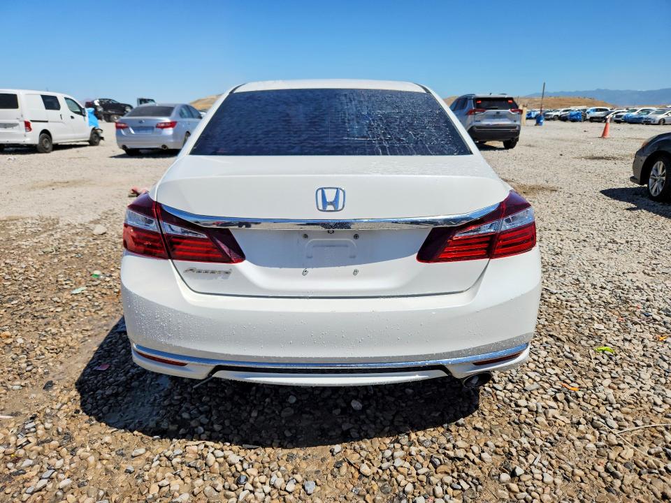 Продажа на аукционе авто 2017 Honda Accord, vin: 1HGCR2F3XHA168400, номер лота: 59738806